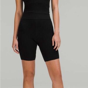 Lululemon Ribbed Knit High-Rise Short 8”